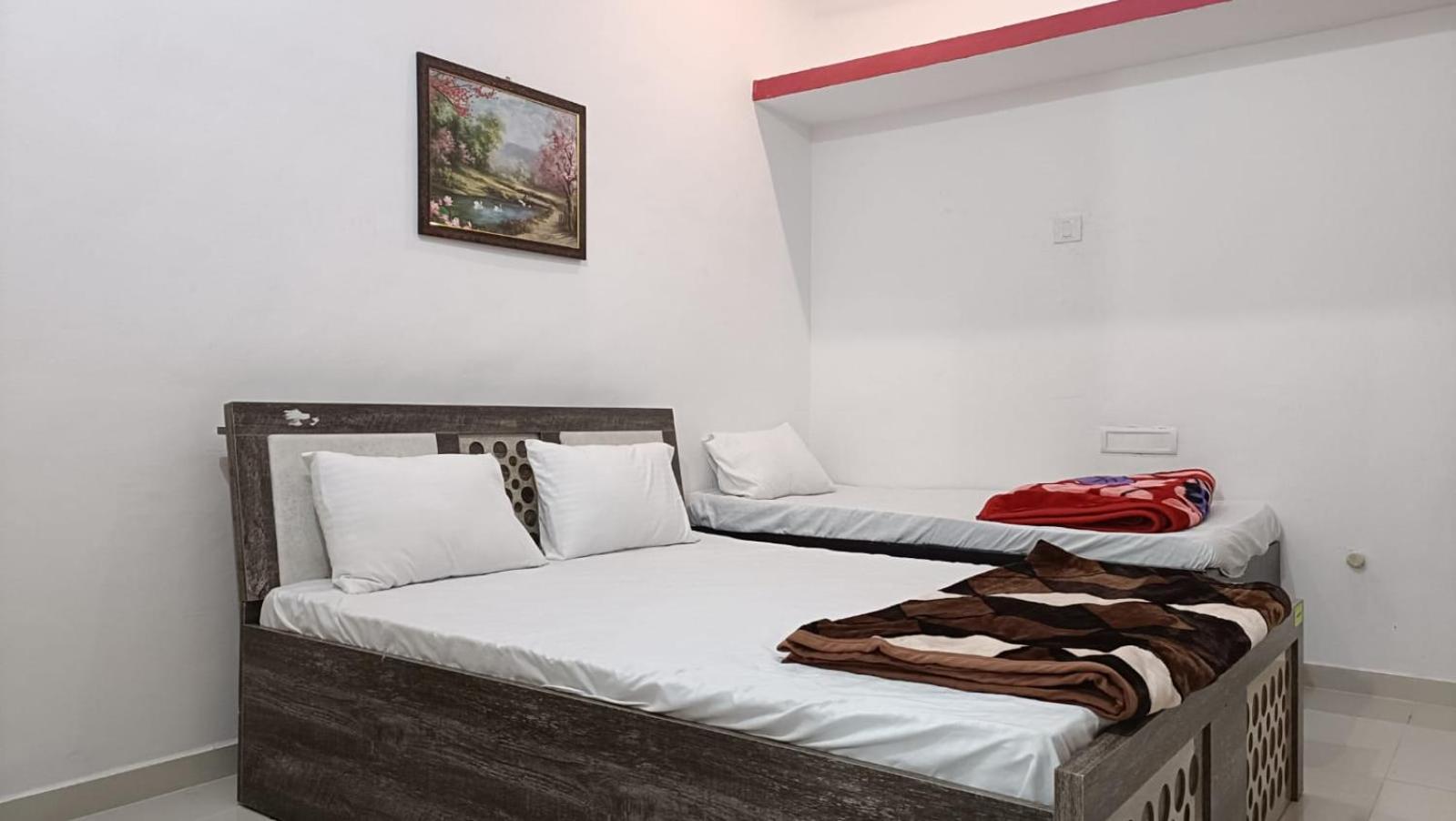 Madhavrai Premium Apartment *